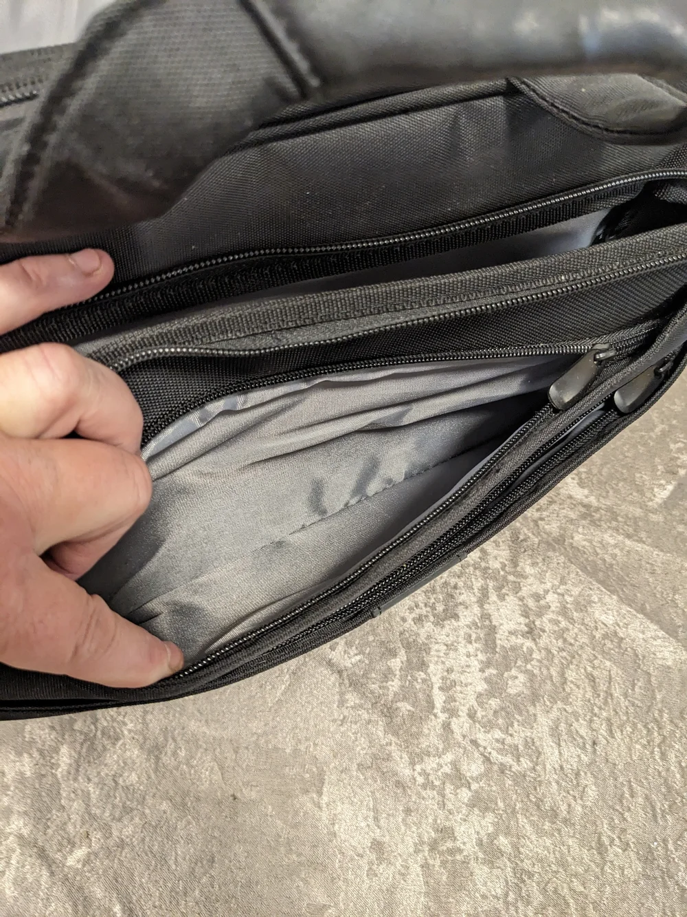 Targus AC0063 Checkpoint Friendly Laptop Briefcase Black NWOT